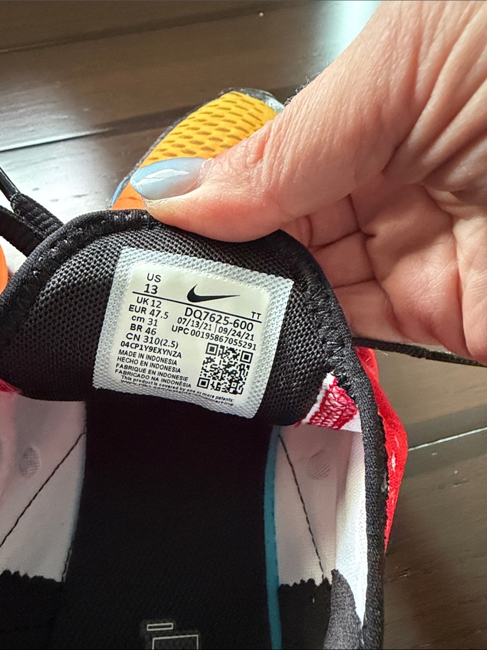 Nike Red and Black Air 270 with Orange Air Unit - Picture 5 of 6